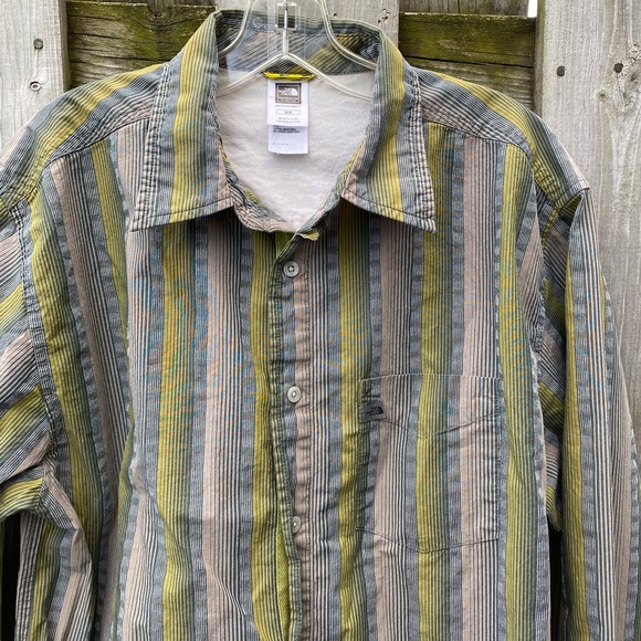 NORTH FACE Button Down Shirt Size Medium - Picture 6 of 6